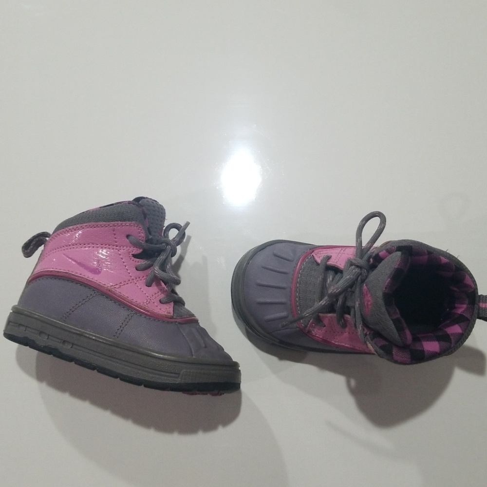 Nike Snowboots Size 5C